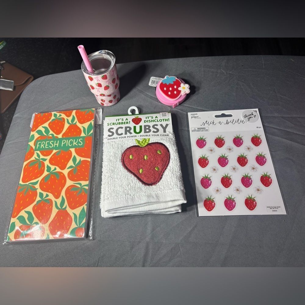 5 pc NewโStrawberry Home Bundle NWT